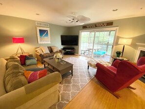 Living area - Canal Landing Court 36 (Rehoboth Beach)