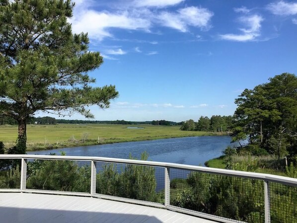 Casa, varias camas, acceso a la alberca, vista al río | Vista desde la habitación
