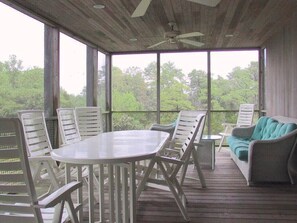 Casa, varias camas, acceso a la alberca, vista al río | Restaurante al aire libre