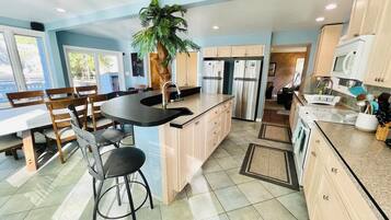 House, Multiple Beds, Kitchen, Garden View | Private kitchen | Coffee/tea maker