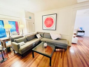 獨棟房屋, 多張床, 庭院, 花園景觀 | 起居區 | 壁爐