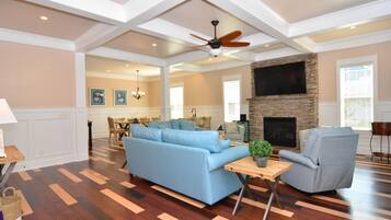 House, Multiple Beds, Patio | Living area