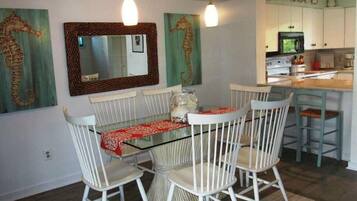 Nhà liên kế, nhiều giường, bồn tắm nước nóng, quang cảnh biển | 4 phòng ngủ, trang trí khác biệt