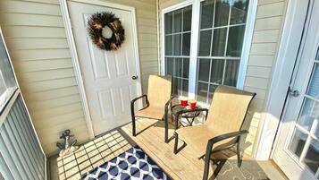 Condo, Multiple Beds, Kitchen, Pool View | Balcony