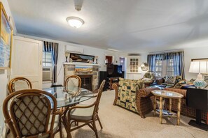 Cottage, Multiple Beds, Kitchen, Garden View | Living area
