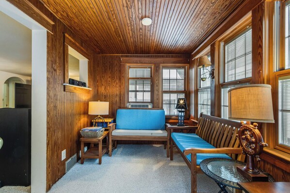 Living area - Hickman Street 208a (Rehoboth Beach)