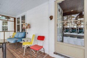 Småhus, flere senger, kjøkken, hageutsikt | Terrasse/patio