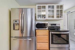Cottage, Multiple Beds, Kitchen, Garden View | Private kitchen | Coffee/tea maker
