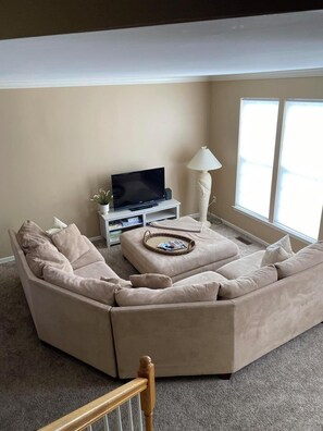 Townhome, Multiple Beds, Patio, Garden View | Living area
