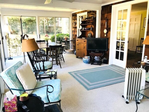 ハウス ベッド (複数台) キッチン ガーデンビュー | リビング エリア