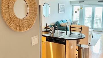 Condo, nhiều giường, bếp, quang cảnh vườn | Nội thất