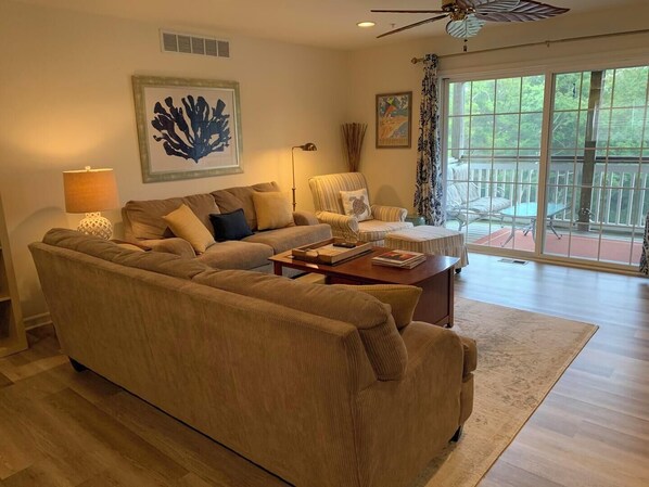 Living area - Canal Landing Court 48 (Rehoboth Beach)