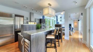 House, Multiple Beds, Pool Access, Garden View | Interior