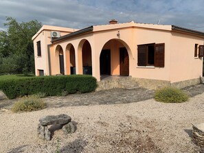 Exterior - Entire villa in quiet location near the krka waterfalls unesco heritage site (Gorice)