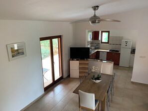 Private kitchen - Entire villa in quiet location near the krka waterfalls unesco heritage site (Gorice)