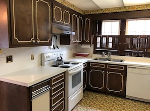 Cottage, Multiple Beds, Patio, Garden View | Private kitchen | Coffee/tea maker - Pennsylvania Avenue 33 (Rehoboth Beach)