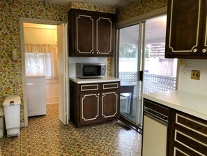 平房, 多張床, 庭院, 花園景觀 | 私人廚房 | 咖啡機/沖茶器