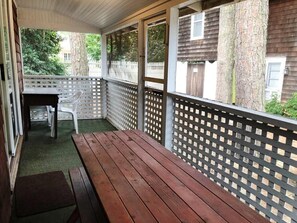 平房, 多張床, 庭院, 花園景觀 | 室外用餐