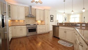 House, Multiple Beds, Balcony, Ocean View | Private kitchen | Coffee/tea maker