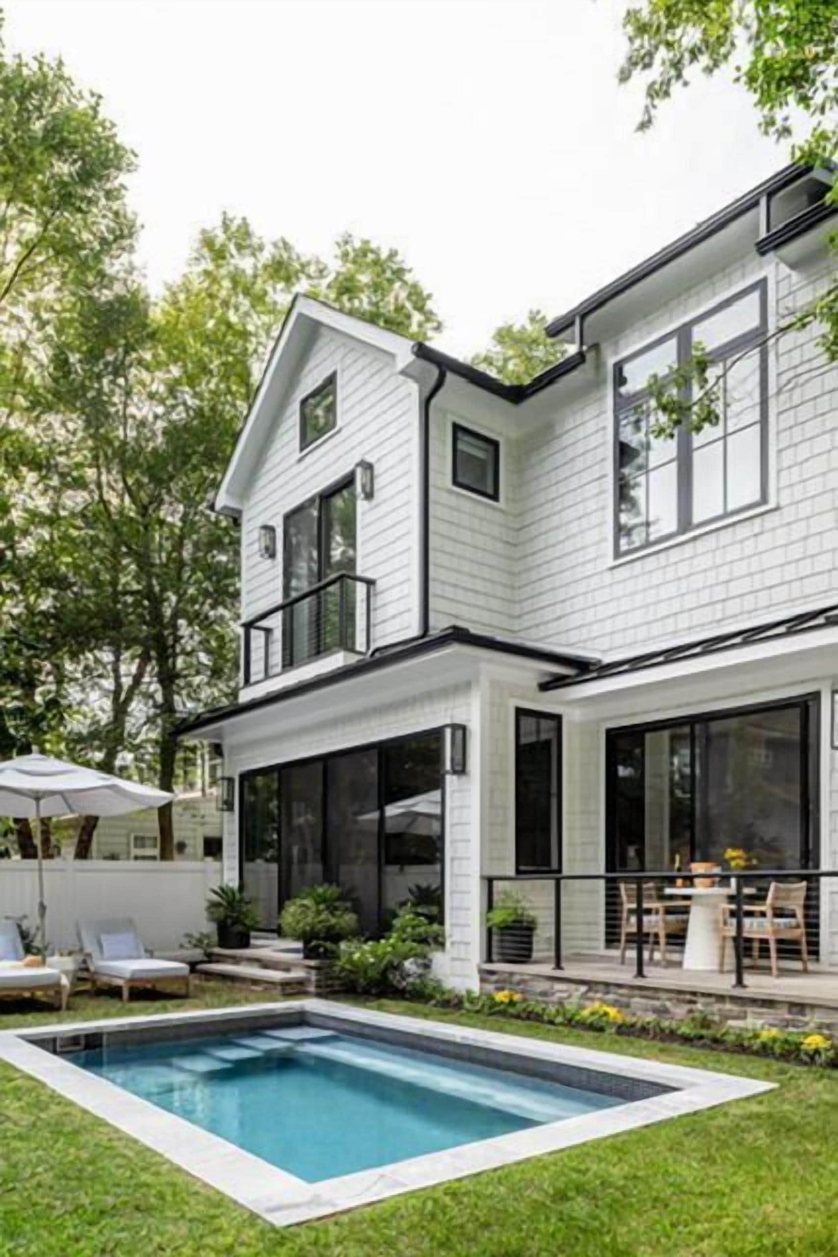 Kolam renang outdoor