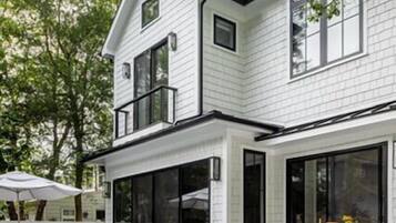 Kolam renang outdoor