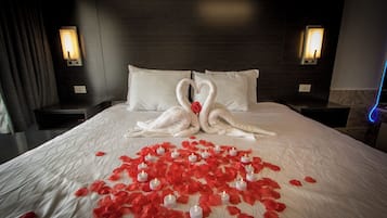 Desk, bed sheets