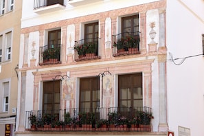 Fachada de la propiedad