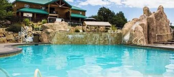 Zion Views- La Mesa Lodge + Resort Access