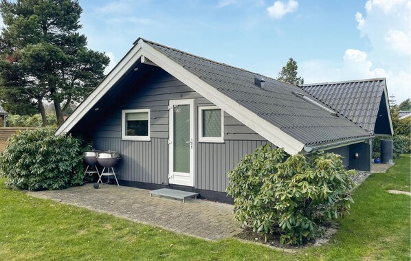 Exterior - 3 bedroom nice home in Væggerløse (Væggerløse)