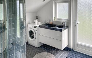 Interior - 3 bedroom nice home in Væggerløse (Væggerløse)