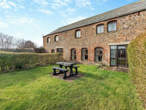 Outdoor dining - Engine House - UK48912 (Allonby)