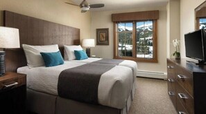 2 bedrooms, in-room safe, desk, iron/ironing board