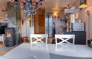 Dining - 2 bedroom amazing home in Agdenes (Agdenes)