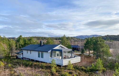 2 bedroom amazing home in Agdenes