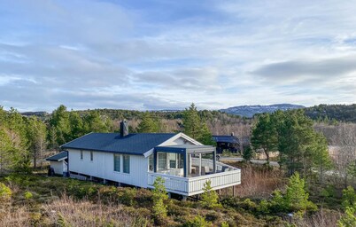 2 bedroom amazing home in Agdenes