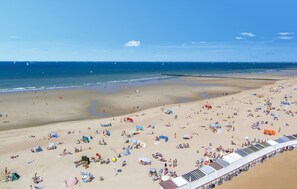 Nær stranden og fisking