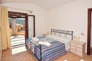 2 bedrooms, bed sheets