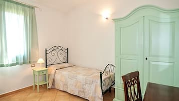 2 bedrooms, bed sheets