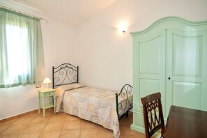 2 bedrooms, bed sheets