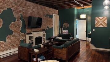 智能电视、壁炉