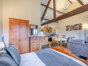 1 bedroom, free WiFi, bed sheets