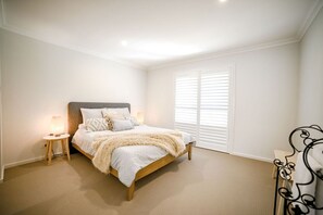 4 soverom, strykejern/-brett, wi-fi og sengetøy