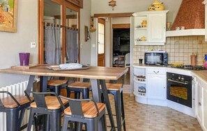 Fridge, oven, dishwasher