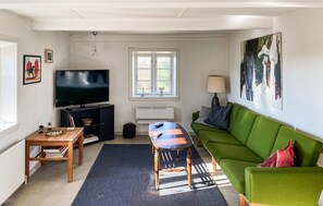 Living area - Amazing home in ærøskøbing with WiFi (Ærøskøbing)