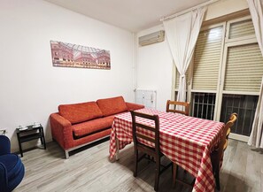 Dining - Niguarda Care Stay, 100 meters from the entrance of Niguarda Hospital (Milano)