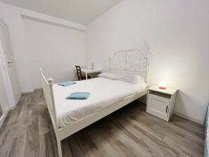3 bedrooms, WiFi, bed sheets - Niguarda Care Stay, 100 meters from the entrance of Niguarda Hospital (Milano)