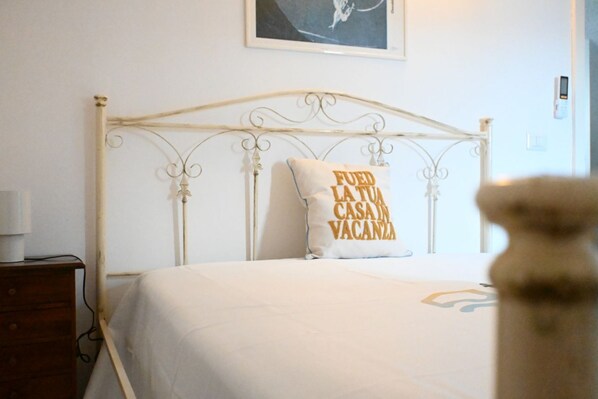 1 habitación y ropa de cama 