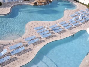 Pool - Beautiful Recently Renovated Luxurious 2/2 Sleeps 6 at Majestic Beach Towers! (Panama City Beach)