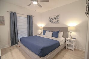 2 bedrooms, iron/ironing board, WiFi, bed sheets - Beautiful Recently Renovated Luxurious 2/2 Sleeps 6 at Majestic Beach Towers! (Panama City Beach)