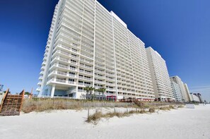 Exterior - Beautiful Recently Renovated Luxurious 2/2 Sleeps 6 at Majestic Beach Towers! (Panama City Beach)